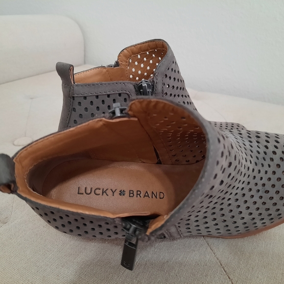 Lucky Brand | Basel Perforated Bootie | Size 6 - Picture 9 of 10